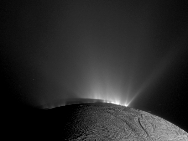Entdeckung von Biosignaturen im All: Bedingungen auf Saturnmond Enceladus im Labor simuliert